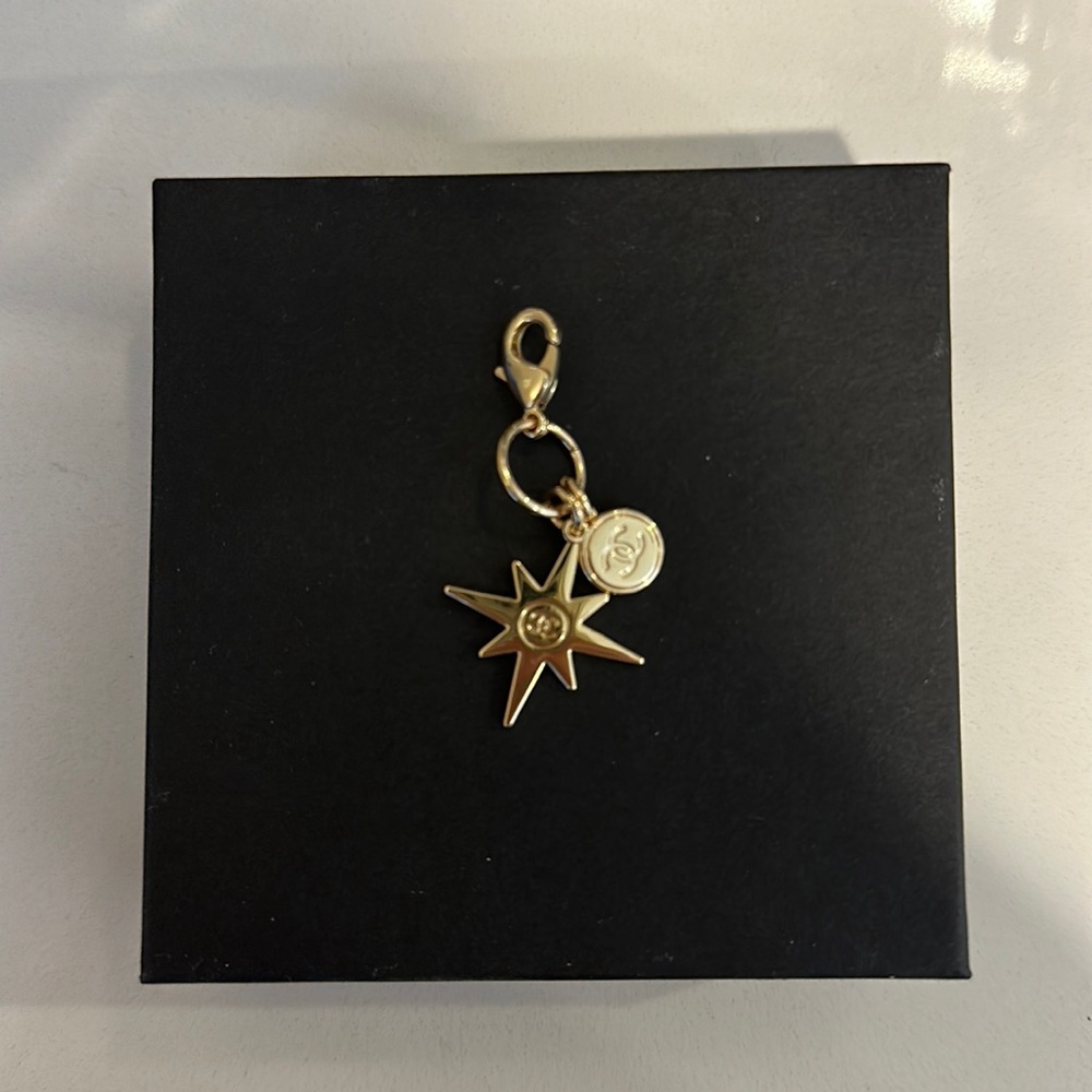 Authentic CHANEL Holiday 2022 Double Charm Star Pendant
